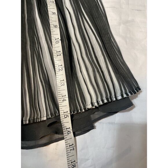 Pleated Goth Black White Skirt Medium Elastic Waist Steampunk Chic Edgy - Picture 5 of 7